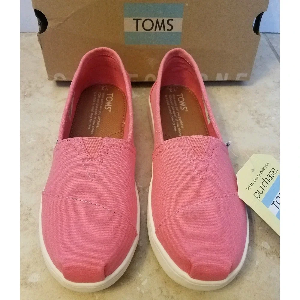 Toms Girls‎ Classic Bubblegum Pink Canvas SlipOn Casual Shoes Youth Size 2 NEW